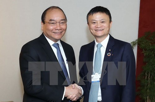 Thủ tướng tiếp Chủ tịch Alibaba - Jack Ma (ảnh TTXVN)
