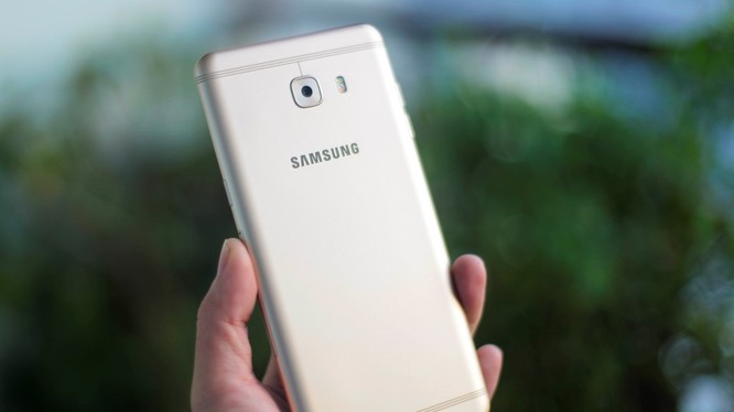 Samsung Galaxy C9 Pro về Việt Nam trong tháng 4.