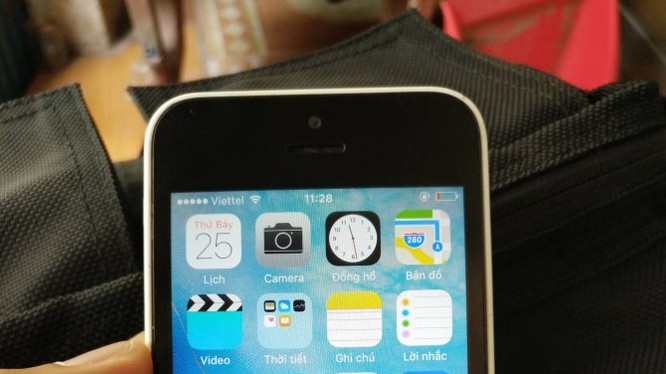 Một chiếc iPhone 5C lock được rao bán trên mạng.