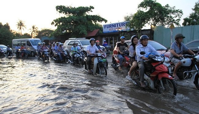Một tuyến đường trên địa bàn TPHCM bị ngập - Ảnh: Thành Hoa/Thesaigontimes 
