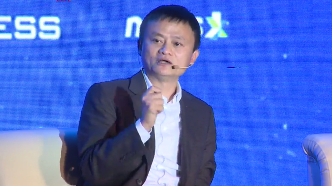 Tỷ phú Jack Ma tại diễn đàn sáng 6/11. Ảnh chụp màn hình: VietTimes.