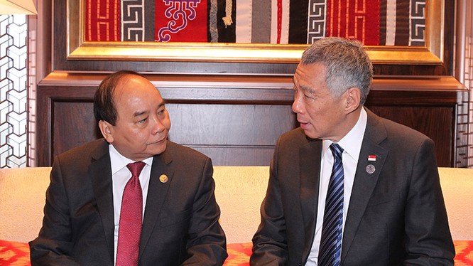 Thủ tướng Nguyễn Xuân Phúc và Thủ tướng Singapore Lý Hiển Long