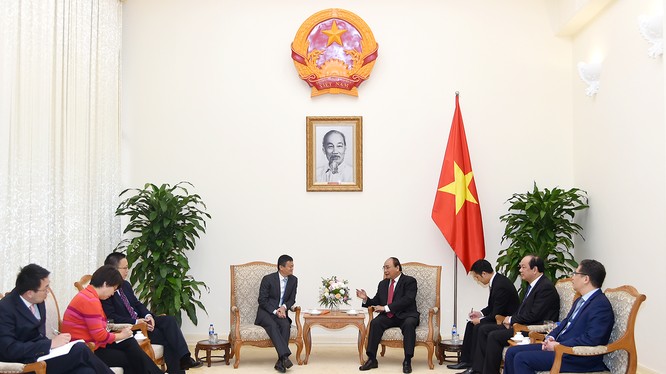 Thủ tướng Nguyễn Xuân Phúc tiếp ông Jack Ma - Ảnh: VGP