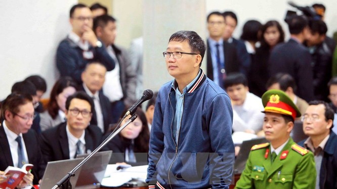 Ông Trịnh Xuân Thanh tại phiên tòa xét xử vụ án Cố ý làm trái quy định của Nhà nước về quản lý kinh tế gây hậu quả nghiêm trọng và Tham ô tài sản xảy ra tại PVC - Ảnh: TTXVN