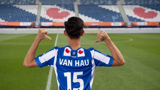 CLB Heerenveen mượn VH15 thi đấu một mùa bóng với chi phí 1,4 triệu euro cùng mức lương 22.000 USD/tháng. Ảnh CLB.