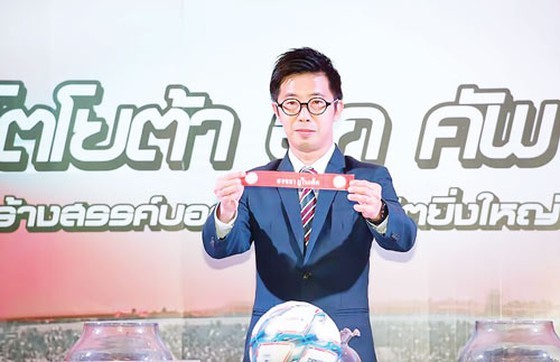 Chàng rể Việt, Giám đốc điều hành Benjamin Tan đang giúp bóng đá Thái nâng tầm. Ảnh FAT