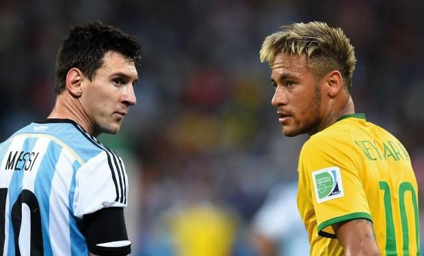 Hai ngôi sao lớn nhất của bóng đá Nam Mỹ là Messi và Neymar đã giành vô số thành tích cá nhân và ở cấp CLB. Ảnh Sky