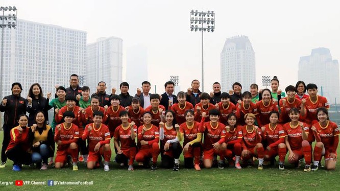 16 thành viên, bao gồm 14 cầu thủ và 2 bác sĩ của đội tuyển bóng đá nữ Việt Nam tham dự VCK Asian Cup nữ 2022 đã dính Covid-19. Ảnh VFF.