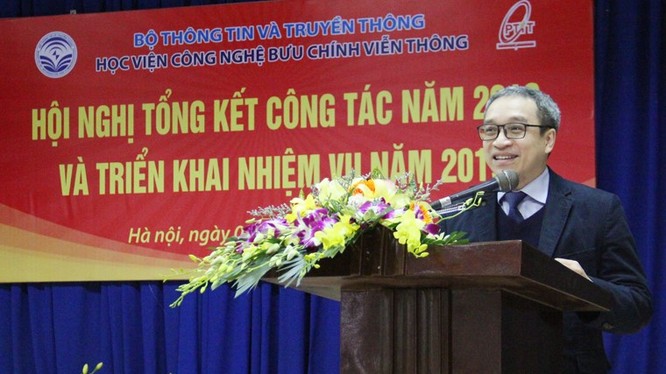 Thứ trưởng Bộ TT&TT Phan Tâm phát biểu tại Hội nghị tổng kết công tác năm 2018 và triển khai nhiệm vụ năm 2019 của Học viện Công nghệ Bưu chính Viễn thông.