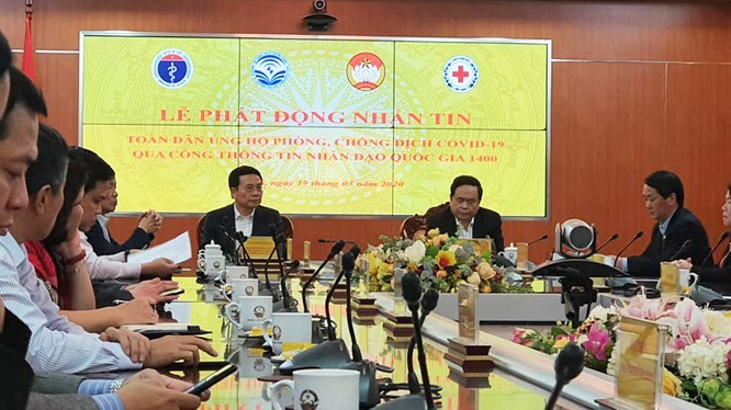 Bộ trưởng Bộ TT&TT Nguyễn Mạnh Hùng tại Lễ phát động "Toàn dân nhắn tin ủng hộ phòng, chống dịch bệnh Covid-19"