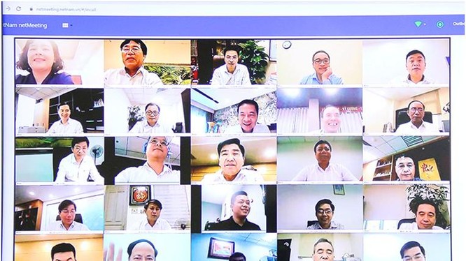Bộ trưởng Nguyễn Mạnh Hùng chủ trì giao ban trực tuyến .Ảnh Mic