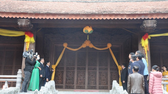  Chính điện Lam Kinh được phục dựng với 2.000 m3 gỗ lim và đồ thờ được sơn son thếp vàng 