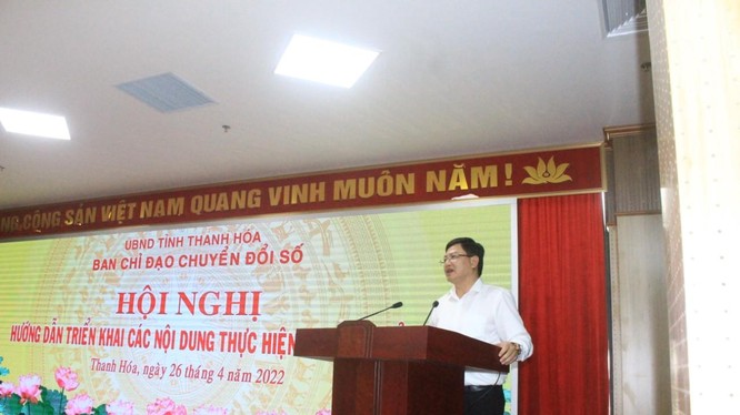 Phó chủ tịch UBND tỉnh, Phó ban Thường trực Ban chỉ đạo chuyển đổi số tỉnh Thanh Hóa phát biểu tại hội nghị