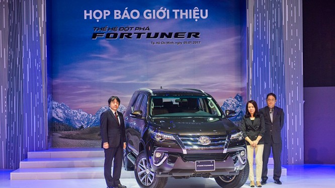 Toyota Fortuner - mẫu xe được giới thiệu mở màn cho năm 2017 (Ảnh: TMV)