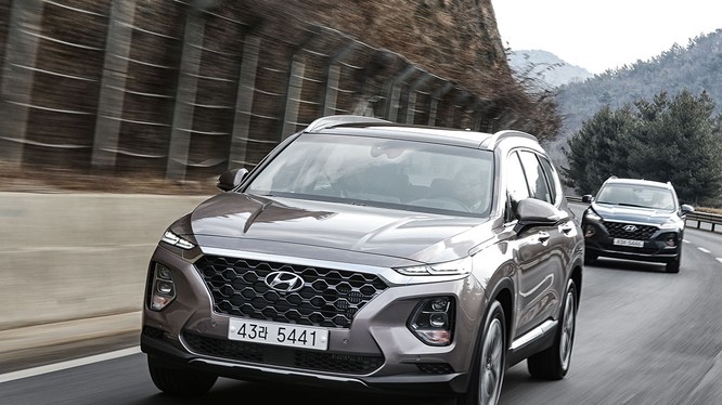 Hyundai Santa Fe 2019 sẽ được bán ra thị trường vào mùa hè năm nay (Ảnh: Hyundai)
