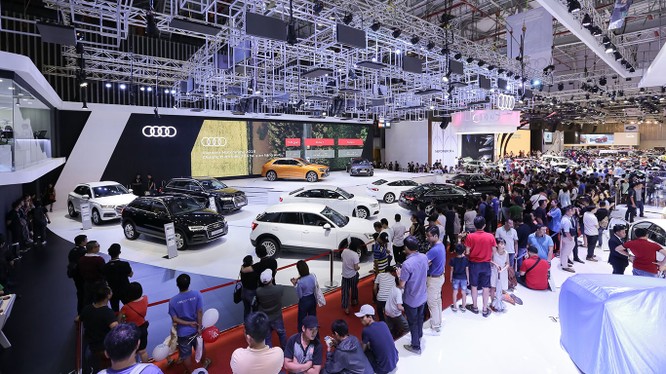 Sự nhộn nhịp tại triển lãm Vietnam Motor Show 2018 vừa qua đã cho thấy thị trường xe cuối năm đang sôi động trở lại.