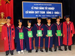 Một lễ cấp bằng tốt nghiệp văn bằng 2 CNTT của ĐHQG TPHCM. (ảnh: Việt Báo)