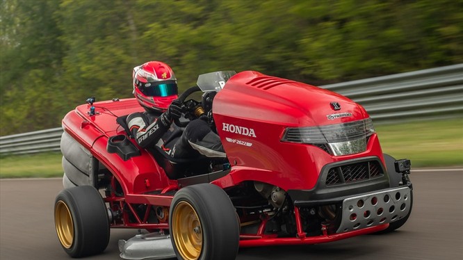 Xe cắt cỏ được "độ" mới này có tên Honda Lawnmower. Ảnh: Honda
