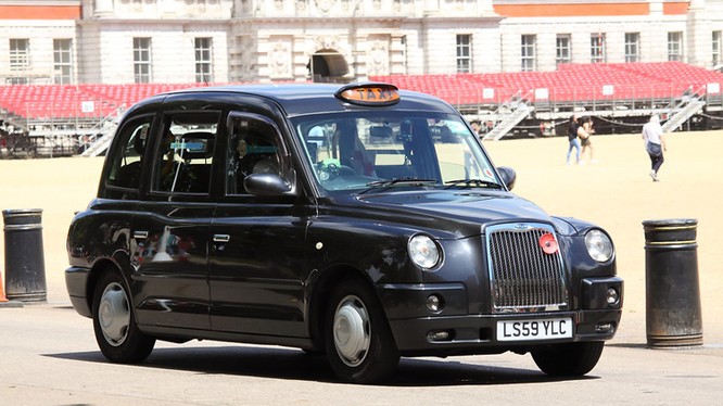 Một chiếc taxi TX4 ở London, Anh. Ảnh: Flickr 