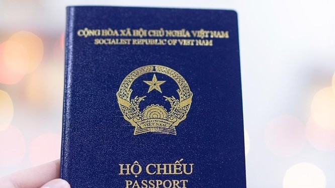 Bắt đầu từ quý 4/2022, hộ chiếu phổ thông của Việt Nam sẽ được gắn chip điện tử