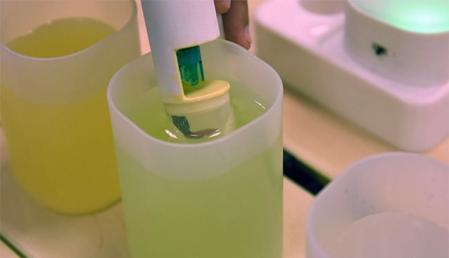 các nhà khoa học có thể truyền hương vị và màu sắc nước chanh qua Internet