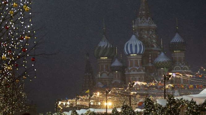 Quang cảnh Nhà thờ St Basil ở Quảng trường Đỏ của Moscow (ảnh: TASS/Getty Images)