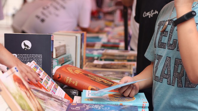 Hội chợ sách The Hidden Book 2020 quy tụ nhiều đầu sách đa dạng cho mọi lứa tuổi.