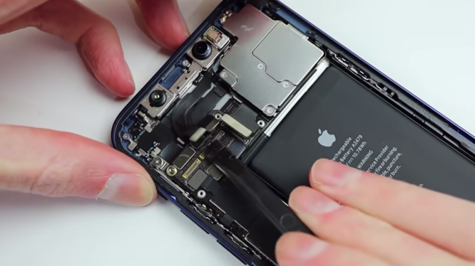 iPhone 12 không thể thay thế linh kiện ngoài? 