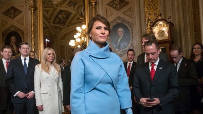 Melania Trump tại Điện Capitol ở Washington vào ngày Tổng thống Trump nhậm chức năm 2017 (ảnh: AP)