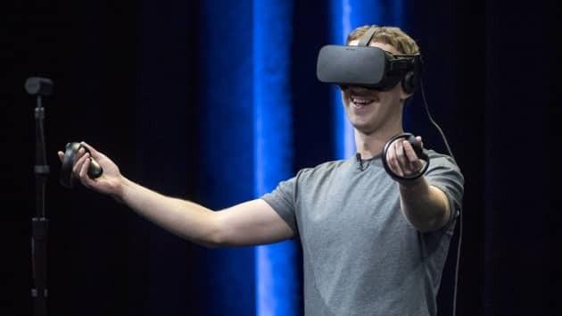 Mark Zuckerberg trình diễn kính thực tế ảo Oculus Rift