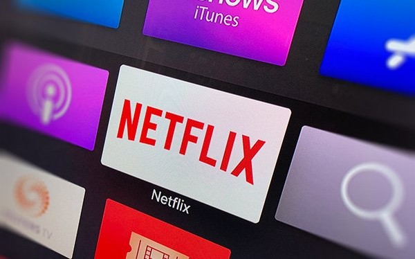 Netflix có thể bị Apple thâu tóm? (ảnh MediaPost)