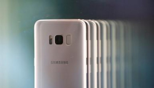 Dòng Samsung Galaxy S9 đang rất được người dùng chờ đợi (Ảnh Reuters)