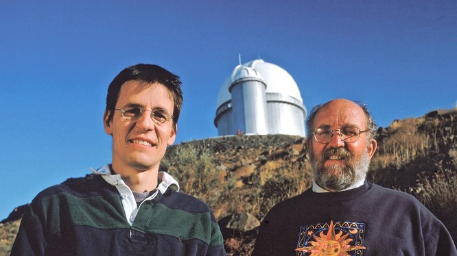 Chân dung hai nhà thiên văn đoạt giải Nobel Vật lý 2019