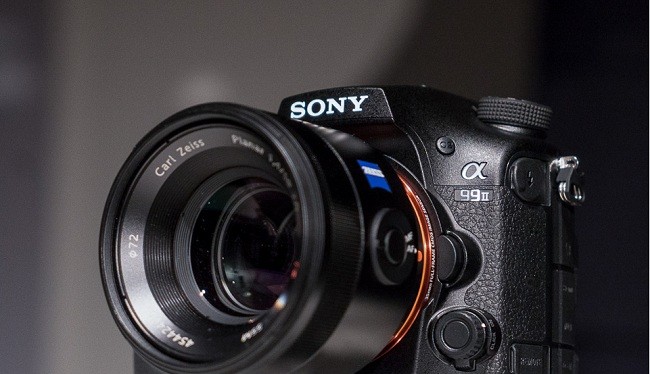 Sony A99 II chụp hình 42,4MP, chống rung 5 trục.