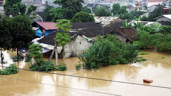 Mưa to khiến nhiều nơi tại miền Trung chìm trong ngập lụt