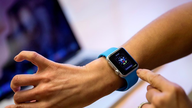 Apple Watch sắp tới sẽ có khả năng điều khiến các thiết bị- (Ảnh: BUSINESS INSIDER).