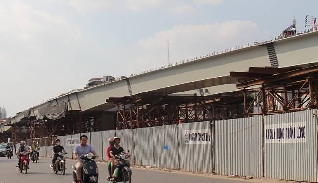 Dự kiến trước Tết Dương lịch 2017 sẽ thông xe cầu vượt nút giao Ô Đống Mác- Nguyễn Khoái- (Ảnh: ĐK).
