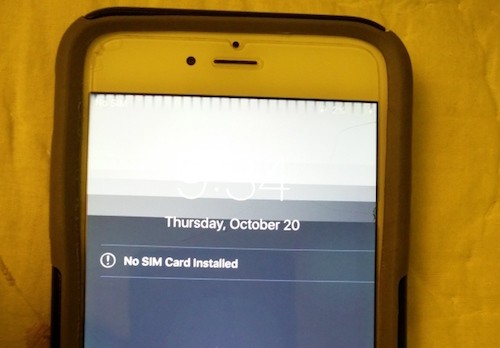 Một chiếc iPhone bị lỗi màn hình cảm ứng.