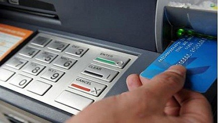 Hiện Agribank đang phối hợp với các đơn vị liên quan như Cục phòng chống tội phạm công nghệ cao C50, Hội thẻ Việt Nam…để điều tra nguyên nhân khách hàng bị rút tiền trong tài khoản.
