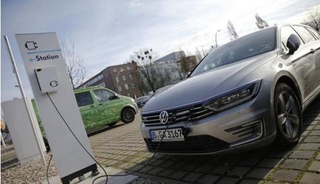 Hãng Volkswagen đặt mục tiêu dẫn đầu về dòng xe chạy điện. (Ảnh: Reuters)