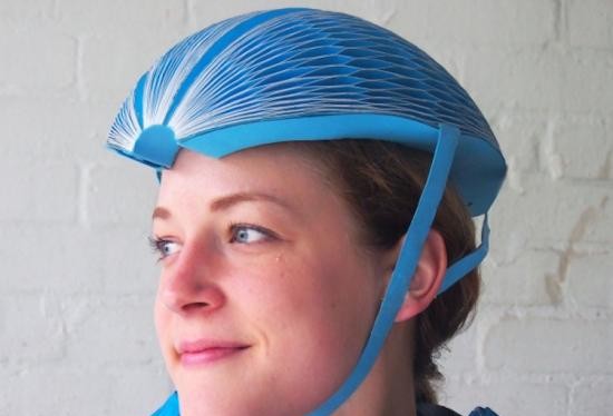 Độc đáo mũ bảo hiểm xe đạp làm từ…giấy tái chế