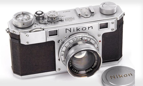 Nikon 1 được sản xuất vào tháng 4/1948.