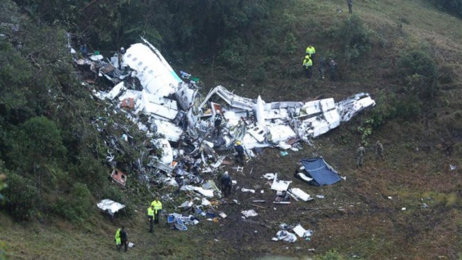 Hiện trường vụ tai nạn máy bay tại Colombia