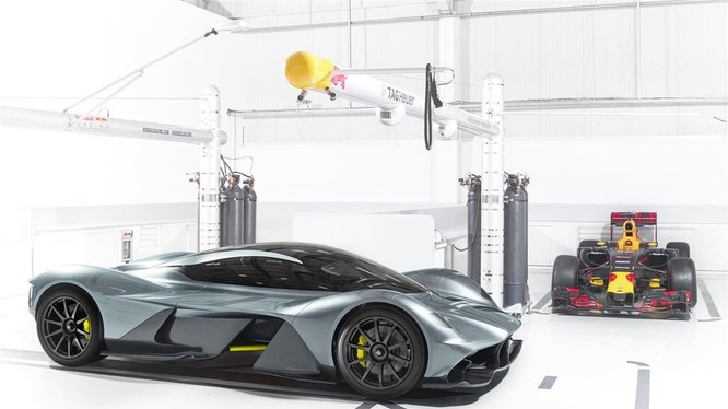 Siêu phẩm hợp tác giữa Aston Martin và Re Bull Racing.
