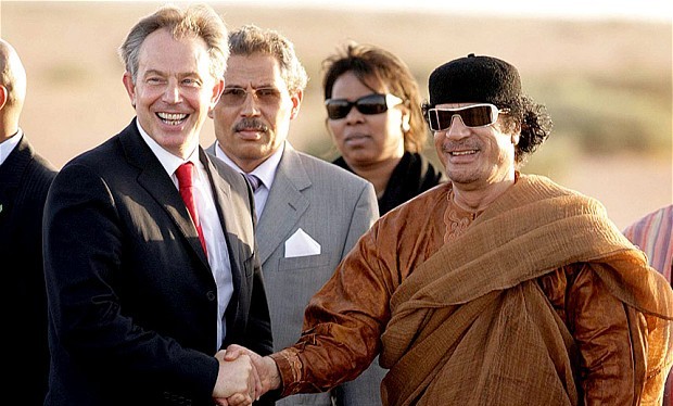 Cựu Thủ tướng Anh Tony Blair và Đại tướng Muammar Gaddafi năm 2007.