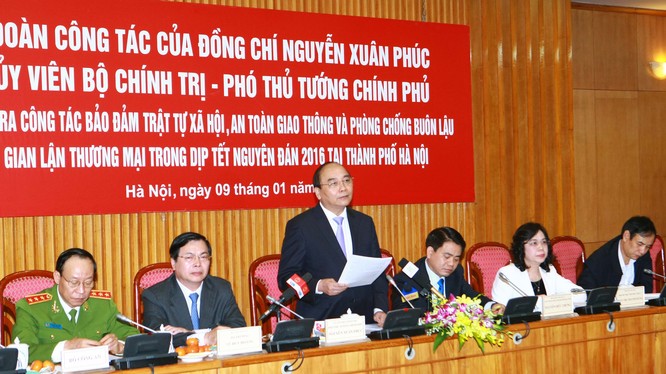 Phó Thủ tướng Nguyễn Xuân Phúc phát biểu tại buổi làm việc. Ảnh: VGP/Lê Sơn