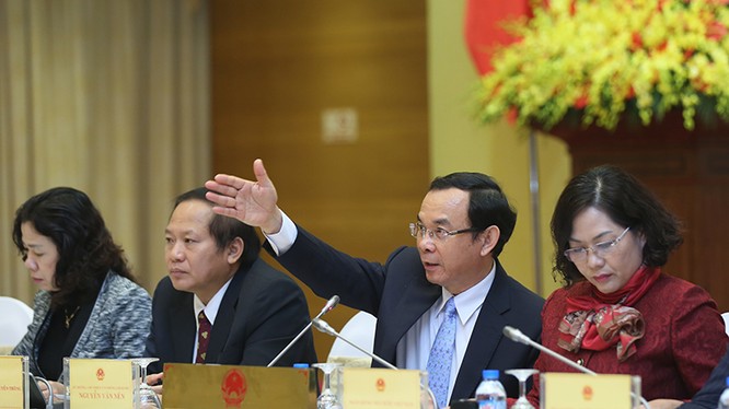 Phó Thống đốc NHNN Nguyễn Thị Hồng (bìa phải) tại buổi Họp báo Chính phủ chiều 29/01 (Ảnh: VGP).
