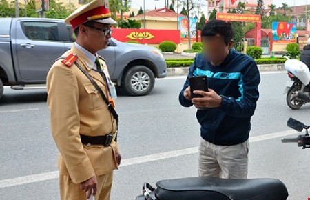 Thiếu tướng Trần Thế Quân: “CSGT không thể lạm quyền theo Thông tư 01”