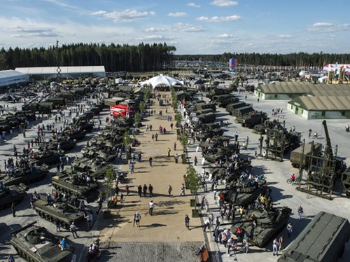 Quân đội Nga dành phần lớn ngân sách cho vũ khí công nghệ cao Ảnh: 360 TV.RU