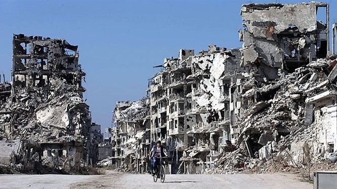 Cảnh tượng tan hoang ở TP Homs, phía tây Syria sau 5 năm nội chiến. Ảnh: AP